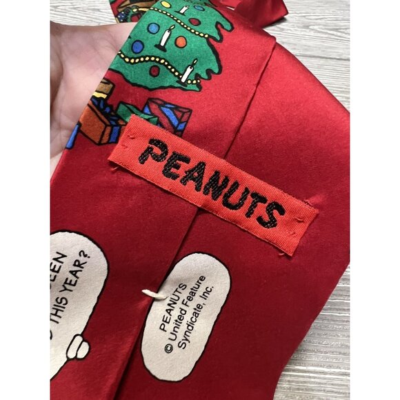 Peanuts Men's Snoopy Santa Claus Silk Neck Tie Christmas Holidays Charlie Brown - Picture 8 of 10